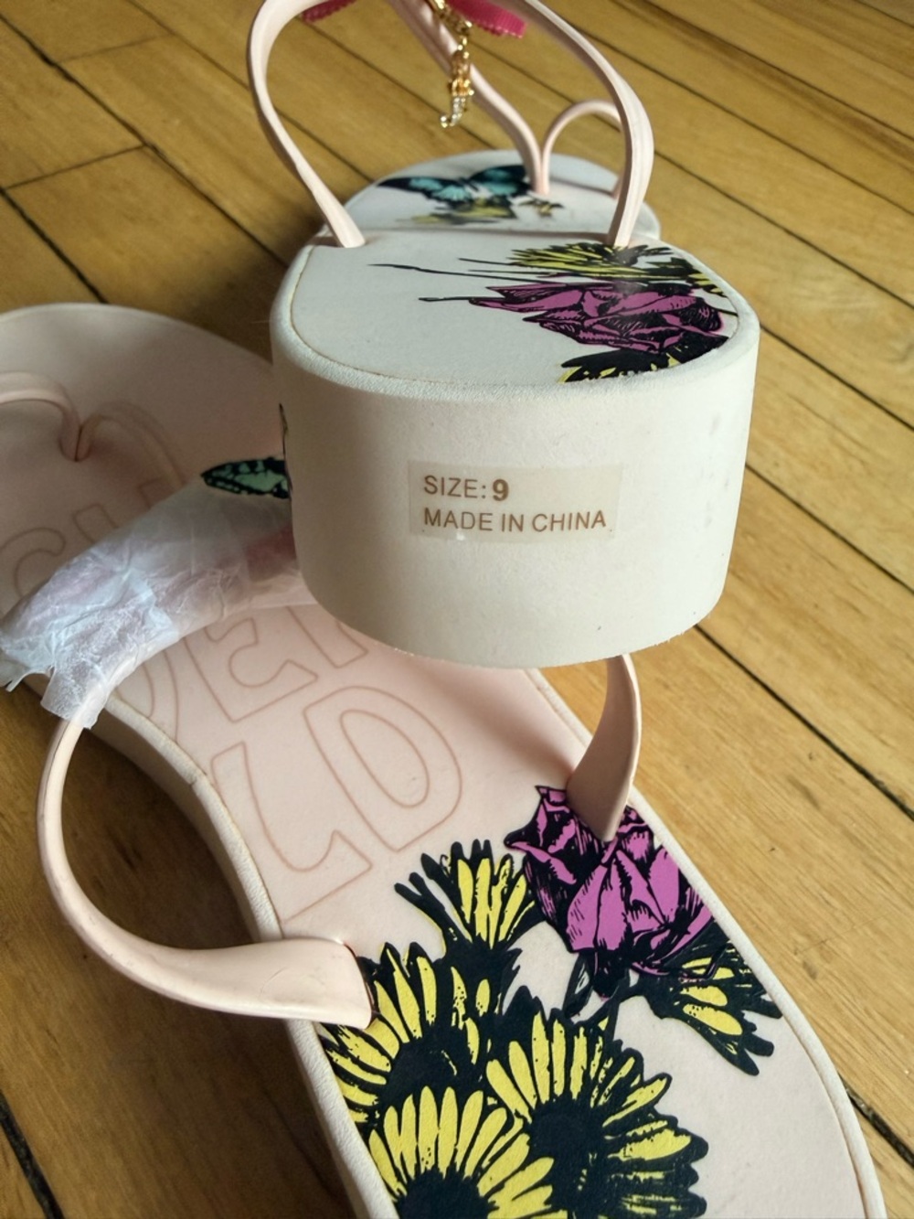 Juicy Couture pink sandals - Picture 5 of 6
